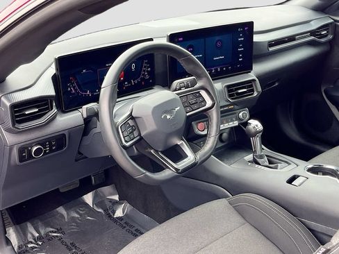 Used 2025 Ford Mustang Coupe RWD image 9