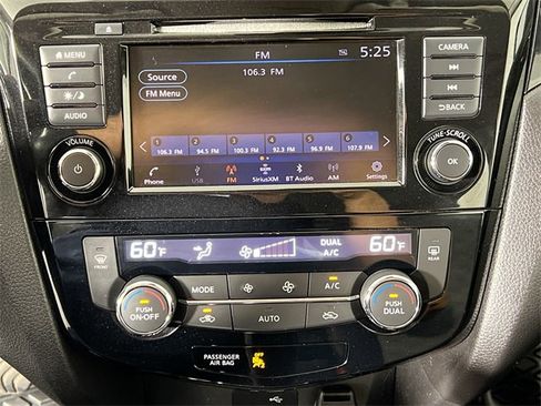 Used 2019 Nissan Rogue Sport SV image 11
