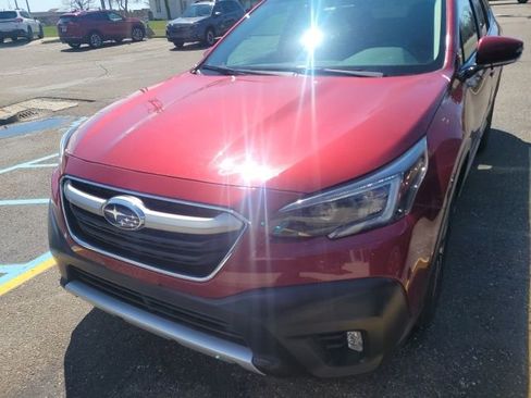 Used 2022 Subaru Outback Premium image 2