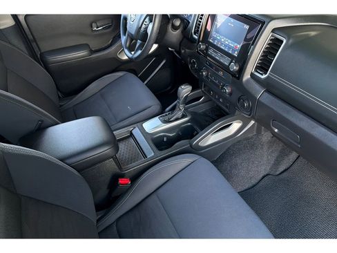 Used 2024 Nissan Frontier SV w/ Technology Package AWD/4WD image 16