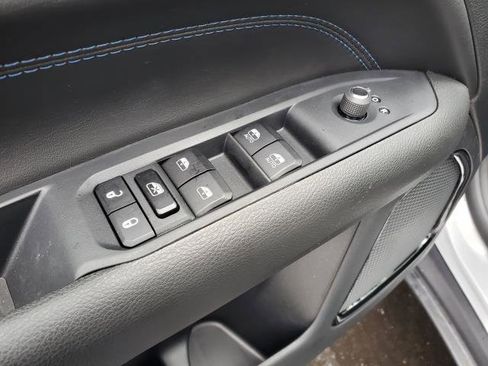 New 2026 Jeep Compass Limited image 18