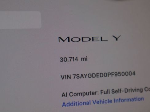 Used 2023 Tesla Model Y 2WD image 44