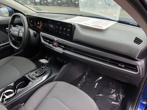 Used 2025 Kia K4 LXS image 17