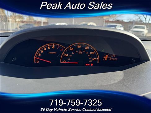 Used 2010 Toyota Yaris 4-Door Hatchback image 14