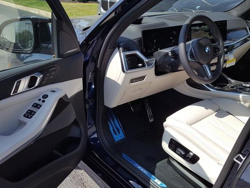 New 2026 BMW X7 M60i image 6