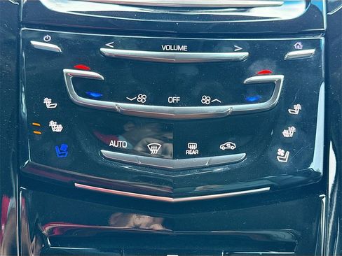 Used 2018 Cadillac Escalade Premium Luxury image 17