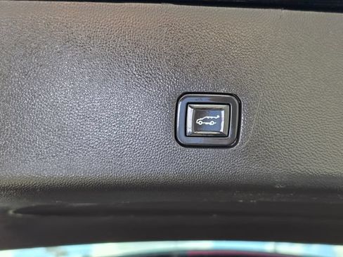 Used 2022 Chevrolet Traverse LT AWD/4WD image 14