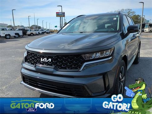 Used 2023 Kia Sorento S image 9