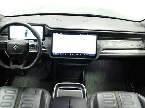Used 2023 Rivian R1T Adventure image 19