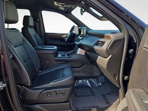Used 2021 Chevrolet Tahoe Premier AWD/4WD image 32