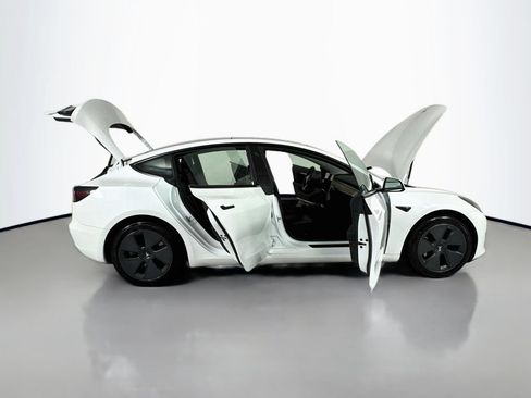 Used 2023 Tesla Model 3 Standard Range RWD image 32