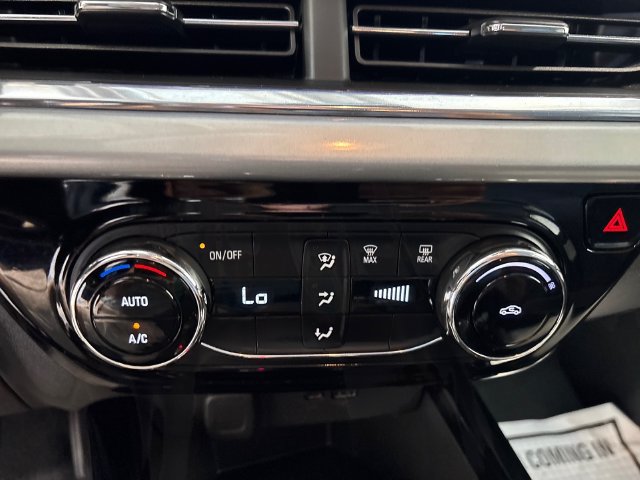 Used 2025 Chevrolet Trax LT FWD image 13