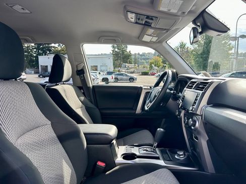 Certified 2022 Toyota 4Runner SR5 AWD/4WD image 16