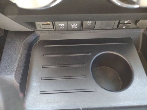 Used 2020 Toyota Tundra 4x4 CrewMax image 28