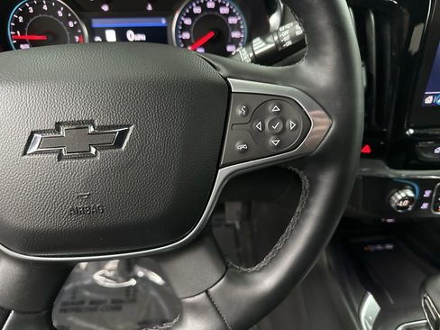 Used 2023 Chevrolet Traverse RS image 17