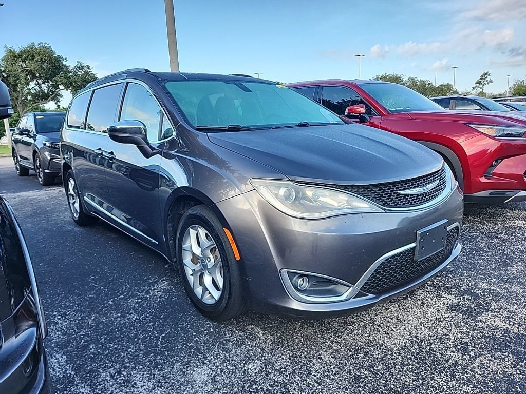 Used 2020 Chrysler Pacifica Limited FWD image 1