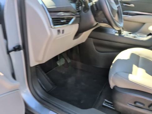 Certified 2023 Cadillac XT4 Luxury w/ Cold Weather Package AWD/4WD image 17