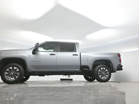 Used 2025 Chevrolet Silverado 2500 Custom w/ Custom Convenience Package AWD/4WD image 7