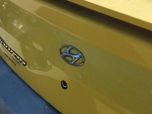 Used 2006 Hyundai Tiburon GS FWD image 8