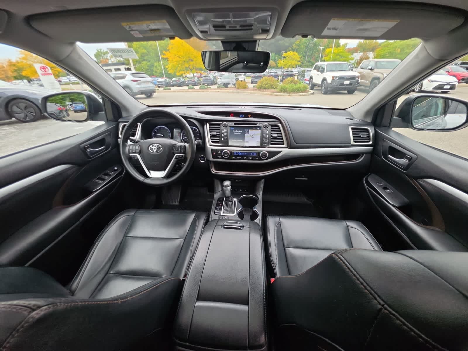 Used 2019 Toyota Highlander XLE AWD/4WD image 24