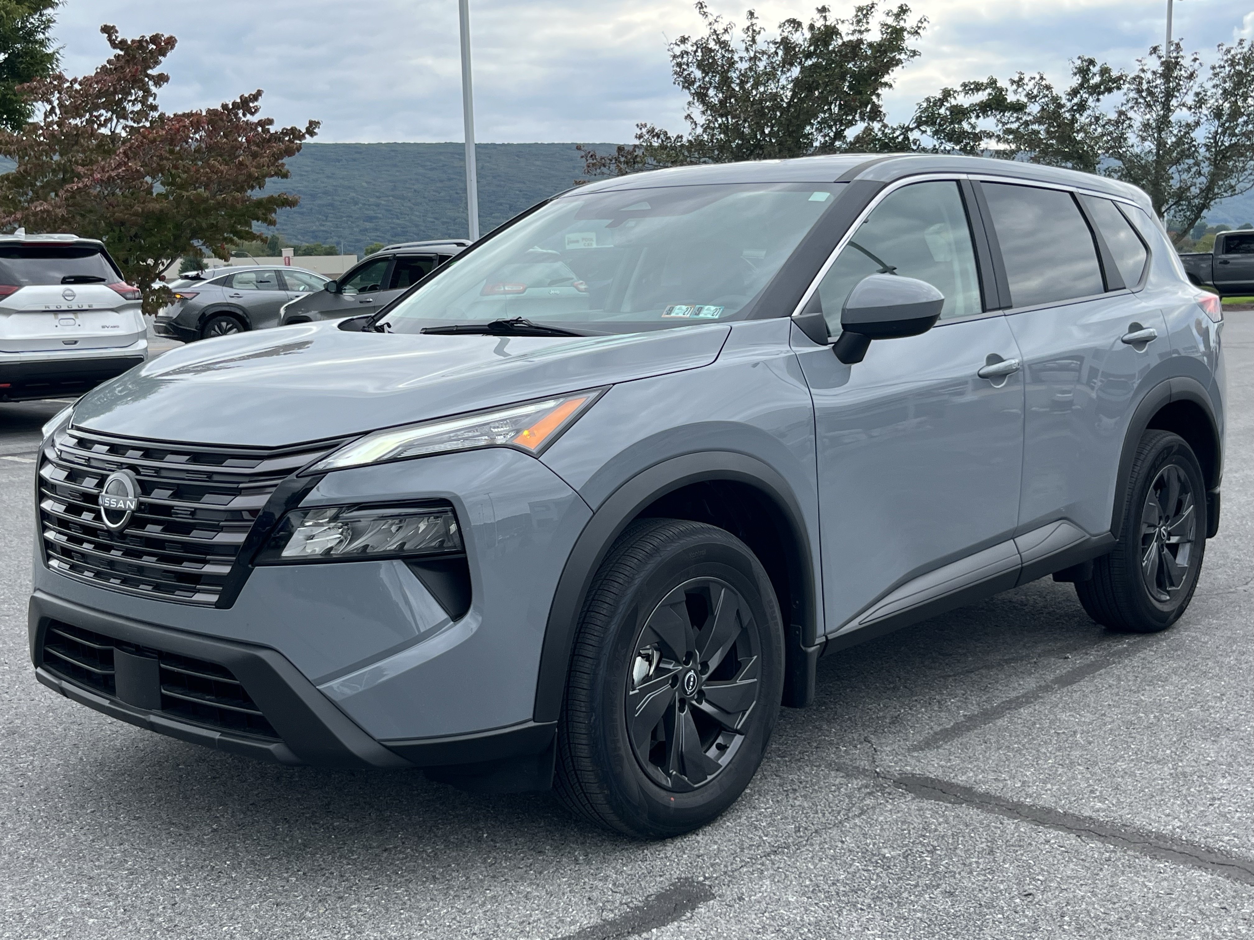 Used 2026 Nissan Rogue SV w/ Cold Weather Package AWD/4WD image 11