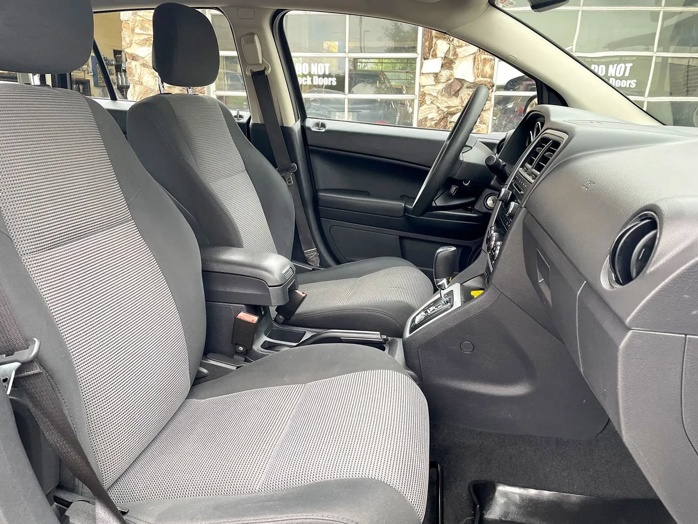 Used 2011 Dodge Caliber Heat w/ Driver Convenience Group FWD image 12