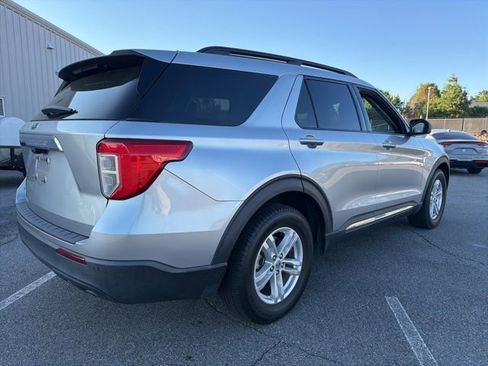 Used 2020 Ford Explorer XLT RWD image 3
