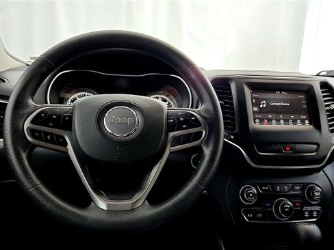 Used 2019 Jeep Cherokee Latitude w/ Popular Appearance Group image 27