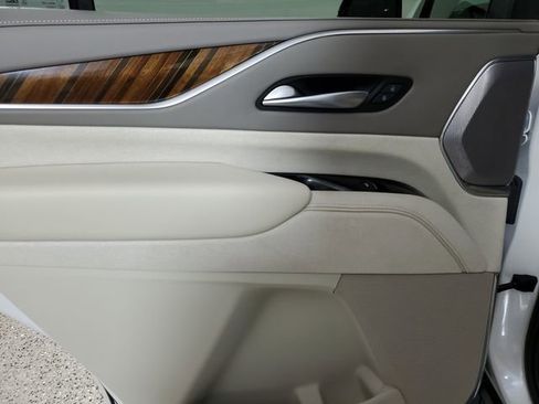 Used 2023 Cadillac Escalade Premium Luxury Platinum image 11