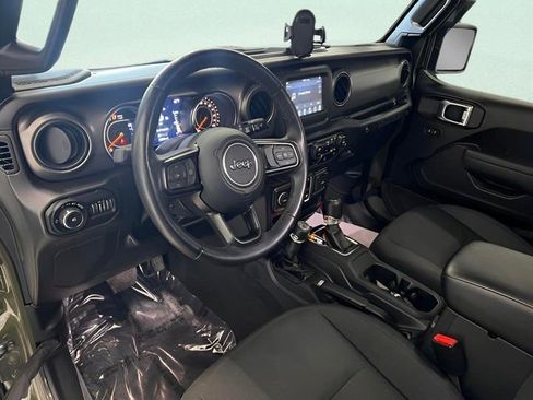 Used 2022 Jeep Wrangler Sport image 15