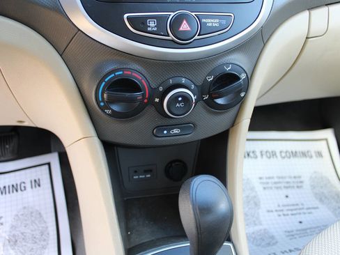 Used 2013 Hyundai Accent GLS image 21