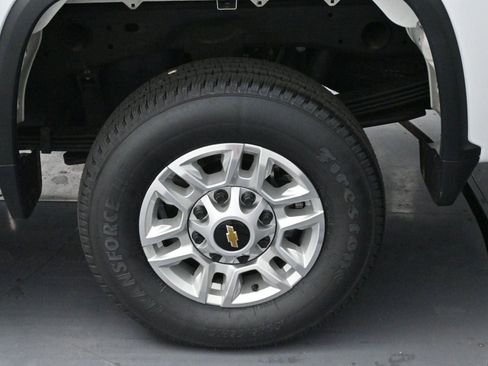 Used 2025 Chevrolet Silverado 2500 W/T w/ WT Convenience Package AWD/4WD image 29