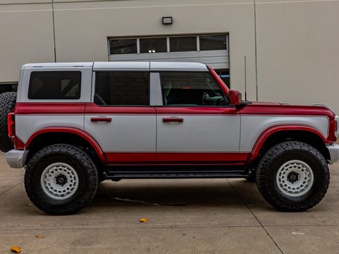 Used 2025 Ford Bronco Heritage Edition AWD/4WD image 11