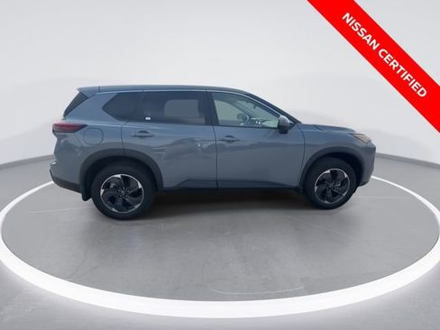 Certified 2026 Nissan Rogue SV AWD/4WD image 9