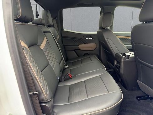 New 2026 GMC Canyon Denali AWD/4WD image 16