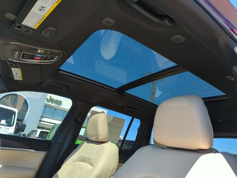 New 2026 Jeep Grand Cherokee Limited w/ Limited Altitude Package AWD/4WD image 28