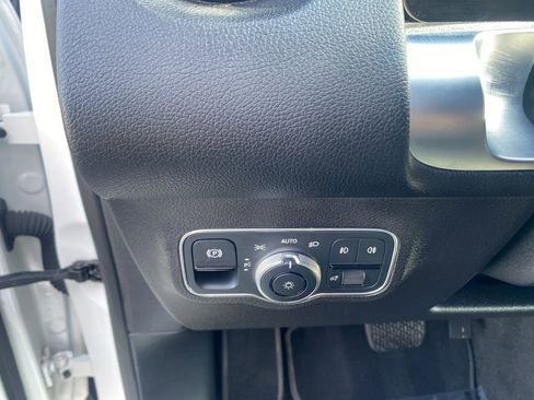 Used 2023 Mercedes-Benz GLB 250 4MATIC image 18