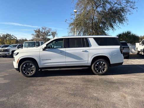 New 2026 Chevrolet Suburban LS image 5