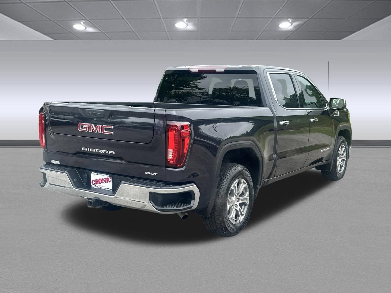 Used 2024 GMC Sierra 1500 SLT RWD image 3