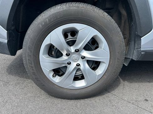 Used 2025 Toyota RAV4 LE FWD image 5