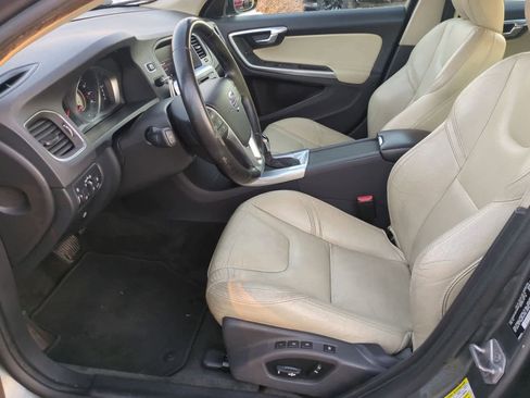 Used 2017 Volvo S60 T5 Dynamic image 16