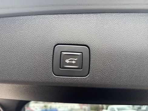 Used 2023 Buick Encore GX Essence w/ Experience Buick Package AWD/4WD image 9