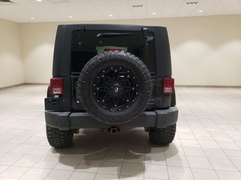 Used 2007 Jeep Wrangler Unlimited Sahara w/ Trailer Tow Group AWD/4WD image 6