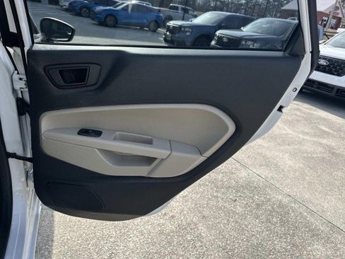 Used 2018 Ford Fiesta SE image 16