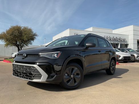 Used 2025 Volkswagen Taos S image 2