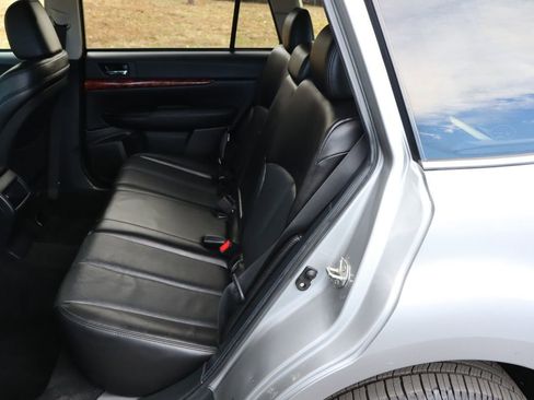 Used 2010 Subaru Outback 3.6R Limited image 20