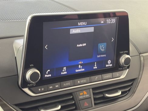 Used 2025 Nissan Altima 2.5 SV FWD image 15