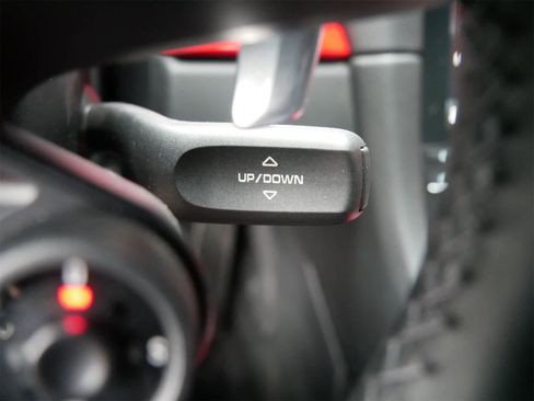 Used 2018 Porsche 911 Carrera 4S image 18