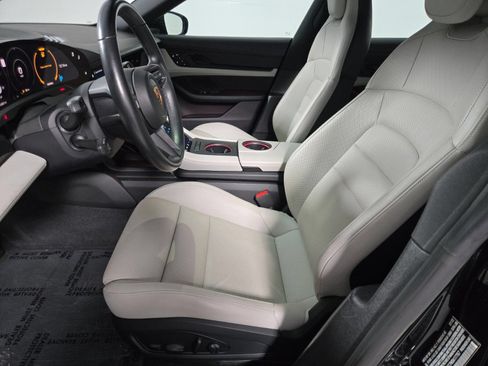 Used 2022 Porsche Taycan RWD image 11