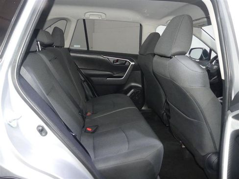 Used 2021 Toyota RAV4 LE FWD image 27